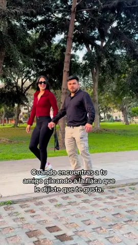 Cuándo encuentras a tu amigo Gileando, a la flaca que le dijiste que te gustaba #amigos #rockma #viral #conamigosasiparaquequieroenemigos #conamigosesmejor @elchato10tra @LENZ @Leyla del Perú 🇵🇪 