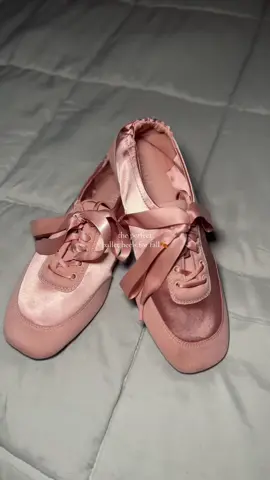 @VIVAIA US the perfect ballet heels for fall . . . #balletheels #fallaesthetic #autumnfashion #maryjanes #fyp lindos zapatos para el otoño🍁🍂
