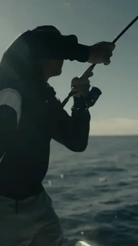 Shimano adalah merek global terkemuka yang memproduksi peralatan memancing berkualitas tinggi dan berteknologi canggih, termasuk gulungan, joran, dan umpan, untuk pemancing air tawar dan air asin . Didirikan pada tahun 1921, perusahaan ini memanfaatkan rekayasa presisi dan pemahaman mendalam tentang mekanika memancing untuk menciptakan produk inovatif yang dirancang untuk kinerja unggul, daya tahan, dan kenyamanan pengguna, yang pada akhirnya bertujuan untuk meningkatkan pengalaman memancing dan meningkatkan kesehatan dan kebahagiaan melalui kegiatan luar ruangan.   Aspek Utama Produk Memancing Shimano Rekayasa Berkualitas Tinggi:  Shimano terkenal dengan gulungan, batang pancing, dan perlengkapan lainnya yang direkayasa secara presisi, dibuat dengan bahan-bahan canggih seperti bantalan anti karat dan teknologi tempa dingin .   Inovasi dan Teknologi:  Perusahaan ini terus mengembangkan teknologi mutakhir, seperti teknologi umpan SCALE BOOST yang inovatif yang menciptakan pola holografik seperti aslinya untuk menarik ikan.   #shimano #shimanofishing #fishing #capcut 