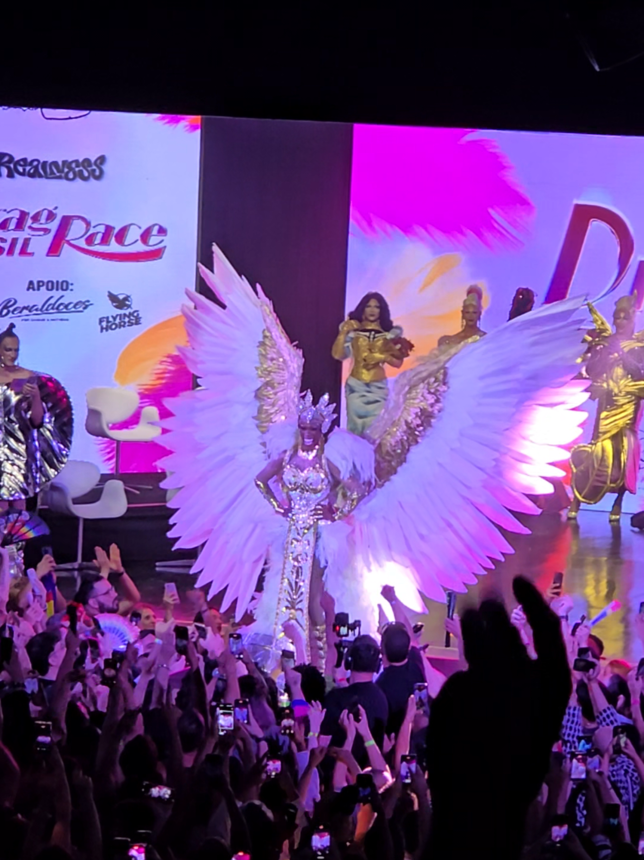 @mellodyqueen @DRAG RACE BRASIL @WOW Presents Plus #dragracebrasil #dragrace