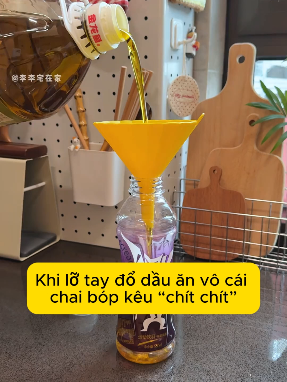 Cái chai này xịn quá mọi người #trangtri #nhacuadoisong #decor #thietkenhadep #meovat 