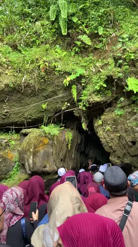 Massyaallahh merinding pisan pas diadzanin sampe mau masukk,semoga doa