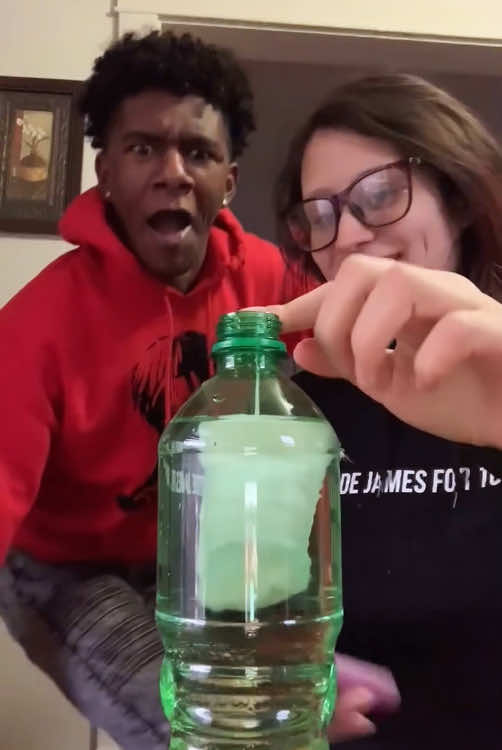 Showing my boyfriend how a tampon works 🫣🤣💕#comedy #couple #couplegoals #foryou #trend #usa #usa_tiktok 