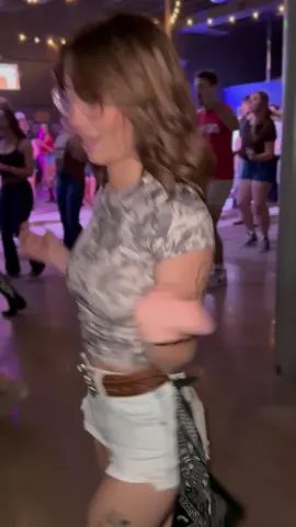 Get it shawty!! Bullshooters line dance nights!! 