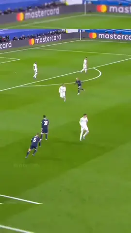 ‏مودريتش يدخل عمر الـ40 وما زال في ريعان الشباب 🌹🎗️ Z