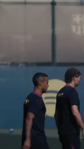 Welcome back🤩💙❤️#thiagoalcantara #fcbarcelona #staffpelatih #viscabarca🔴🔵 #barcelona 