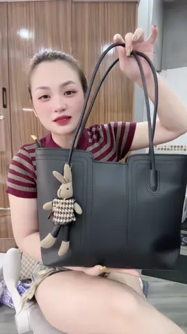 Túi xách to rộng 