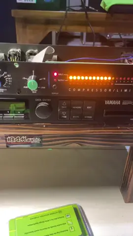 DBX 160A compressor limiter  ex import