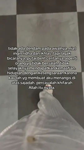 jgn merasa tersakiti karna kau juga penyebab sakit hati orang, Tuhan ku Maha pemaaf tapi aku bukan Tuhan.