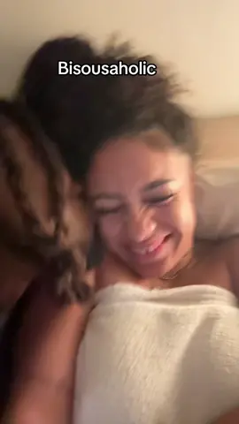 Elle kiff trop🤣🤣🤣 #trend #kiss #couple #bisous @tifenn.hdb 