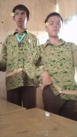 bini buruak  #lawakminang #bujangminang #viraltiktok #minang_sumbar #fyp_minang  @adrianramdhanto_official @Idris_25 