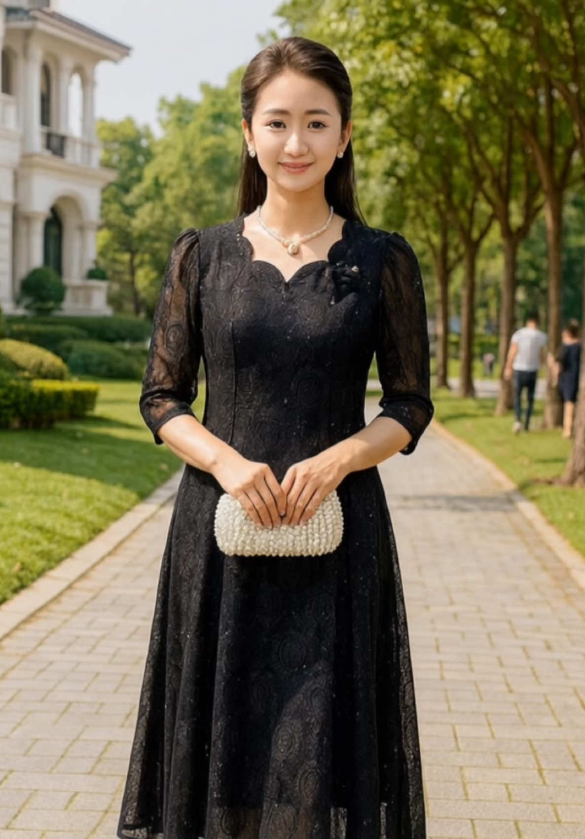 Đầm đen sang trọng dành cho mẹ #ThoiTrangU50 #YeuBanThan #damtrungnien #ThoiTrangTrungNien #VayDepChoMe 