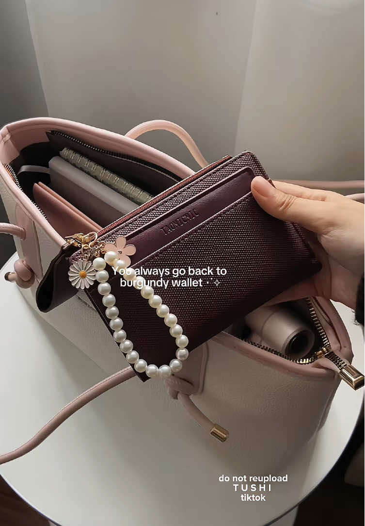 Burgundy 2in1 wallet 🌸🍒 #wallet #walletforwomen #miniwallet #cardholder #dompetwanita 