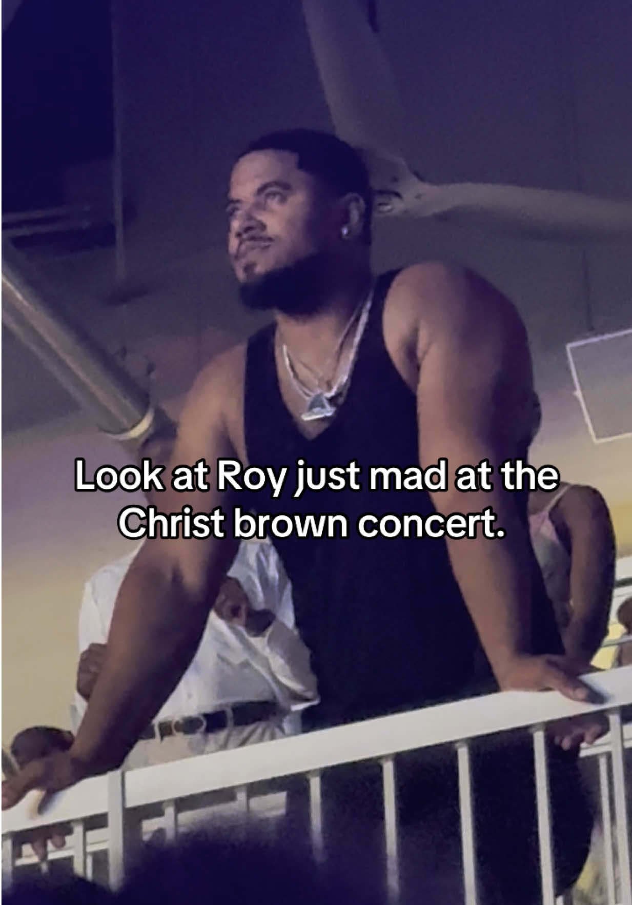 I can’t tell if he was in character or if it’s just his RBF. 😂😂#thepaddyfam #beautyinblack #chrisbrownconcert #fyp #fypシ #comdey @julianhorton12 