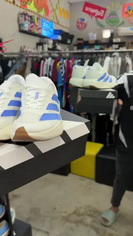 White x Blue Evo SL 🤍💙 #buddystore #fyp 