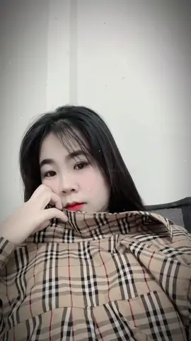 So với trước đây thì tôi thích bản thân của hiện tại. Vẫn nghèo nhưng biết cách sống ảo hơn 🤣🤣🤣