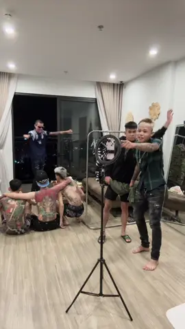 Ngôi nhà bất ổn - Tập 1