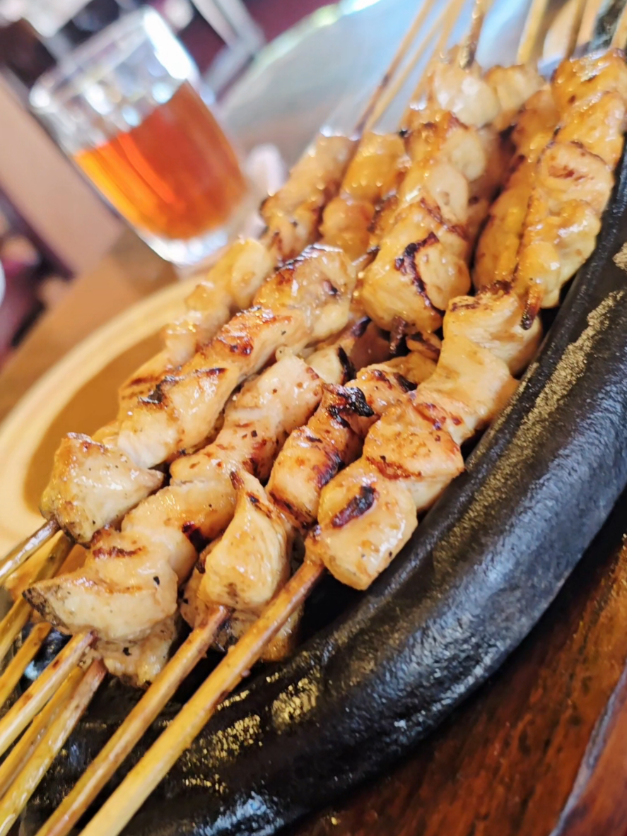 Bila sampai di kota batu jangan lupa mampir di HOTPLET resto utk makan sate kambing dan sate ayam #wonderfulplaces #wonderfulworld #cempakabelimbingvilla #mariohotelsumba #mariohotelsumba 