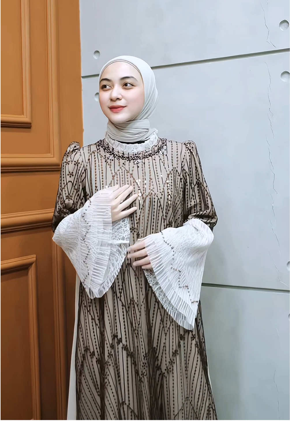 Discover the timeless elegance of the new Kashfia Dress Series🤎 #aisyalinastore #gamiscantik #gamisterbaru #gamismewah #newproduct 