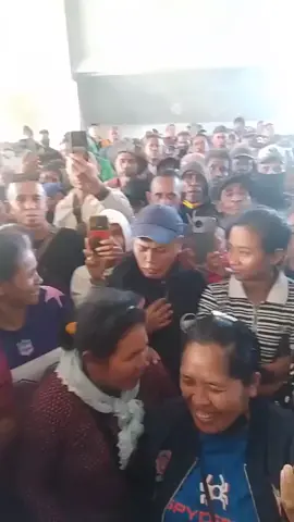 LP2TRI KONSISTEN MEMBANTU MASYARAKAT PENCARI KEADILAN DI KABUPATEN KUPANG RIBUAN KORBAN Badai Seroja. 14. Oktober 2025 Kepastian Pembayaran #kapolrilistyosigitprabowo #jokowidodo #poldantt #sorotan #updetviral #pengikuttiktok #gibranrakabuming #kompolnas #TVRI #metrotv @SemuaOrang_ @semua orang @POLRI @bnpb_indonesia @Jack Thobias Mbado @zakarias doroh 