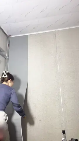 Decal dán tường siêu dính lun. 1 cuồn 45cm*10m chỉ 60k thôi ạ. ##xuhuong #shophoaxuyenchi #decal #dántuong  @Xuyến chi 