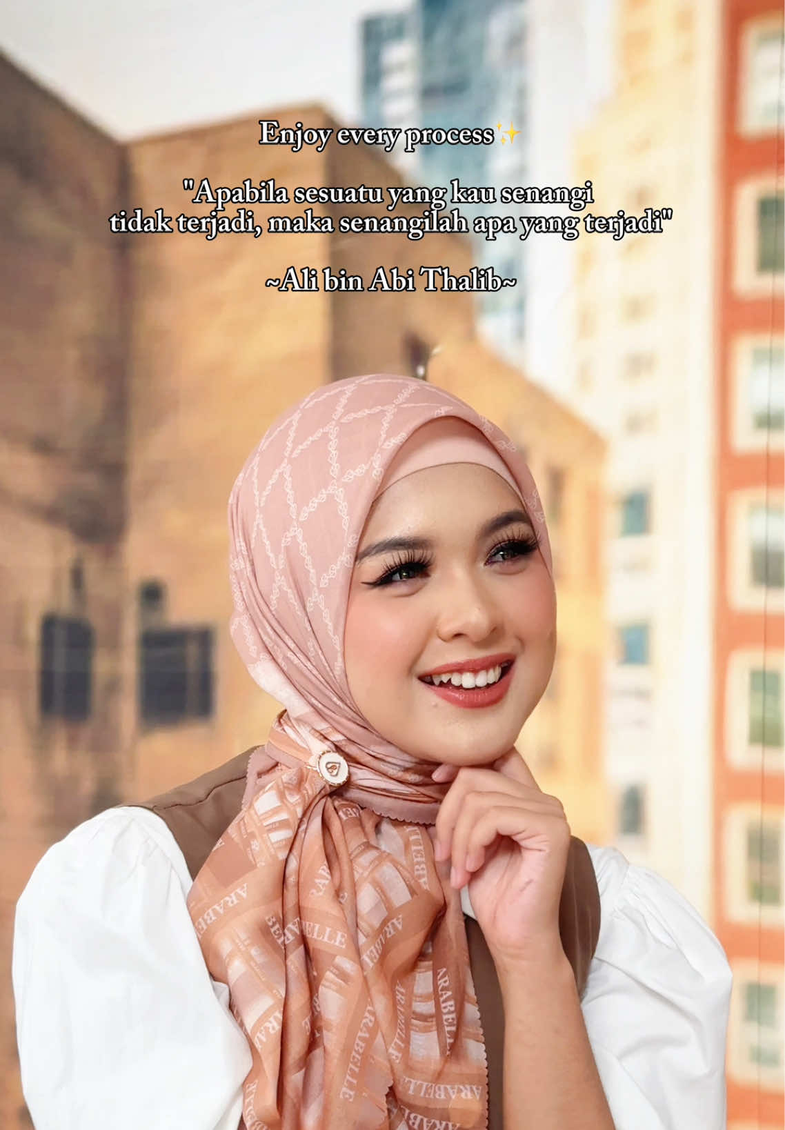 Takdir itu milik Allah, tapi doa dan usaha adalah milik kitaa✨🤍 #MonogramSeriesVol.1 #ExclusiveByArabelle #Arabellescarf