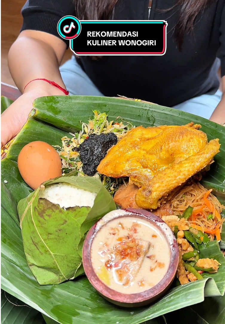 KULINERAN KHAS WONOGIRI NGUMPUL JADI SATU DISINI‼️ Fixs kalau kalian jalan jalan ke Wonogiri harus banget melipir kulineran ke ini tempat 😍 komplit banget, dan ternyata rasa dan harganya bikin nyaman banget 🙌 #kulinerkhas #tiwul #kulinerwonogiri #kulinersoloraya #wonogiri 