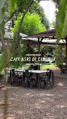 hidden gems cafe di Cibubur👀 cocok buat yang mau healing dari kebisingan karena disini banyak pohon rindang yang bikin adem, tempatnya luas dan nyaman!✨ #terasrumahnenek #kulinercibubur #cafecibubur #cibubur #explorejakarta 