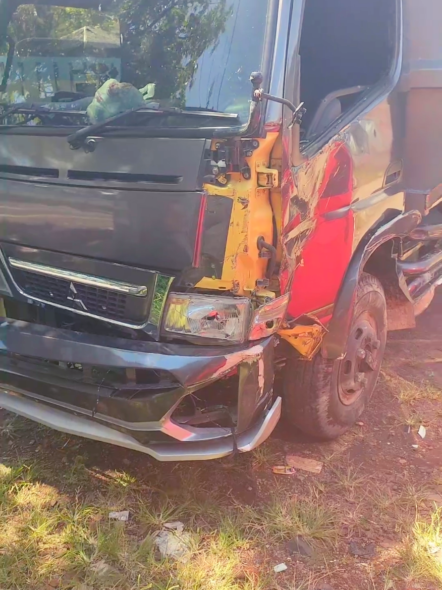 yakin semua akan berakhir dengan kebahagiaan 🤕🥀🤲🏻 #fyp #fyppppppppppppppppppppppp #foryou #foryoupage #fypage #fypdong #garutpride🔥 #drivermuda #kurirpasir #cantermaniaindonesia #mozaradakansa #mozaradakansateam 