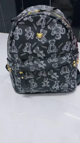 Để vừa sách vở giấy a4 ..đi học nha mí bà .. mí ní xem tham khảo nha 🥰