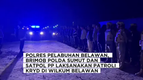 Polres Pelabuhan Belawan Gencarkan Patroli Gabungan Antisipasi Tawuran dan 3C Belawan – Polres Pelabuhan Belawan terus meningkatkan kegiatan patroli gabungan bersama unsur terkait dalam rangka menjaga keamanan dan ketertiban masyarakat (kamtibmas) di wilayah hukumnya. Patroli tersebut difokuskan untuk mengantisipasi terjadinya tawuran antarwarga serta mencegah tindak kejahatan jalanan 3C (Curat, Curas, dan Curanmor). Kapolres Pelabuhan Belawan AKBP Wahyudi Rahman, SH., SIK., MM., CPHR., CBA., melalui jajarannya menyampaikan bahwa kegiatan patroli gabungan ini merupakan upaya nyata Polri dalam menciptakan rasa aman di tengah masyarakat, khususnya di kawasan rawan konflik dan tindak kriminalitas. “Patroli gabungan ini dilaksanakan secara rutin di titik-titik yang dianggap rawan, baik pada siang maupun malam hari. Tujuannya adalah untuk memberikan rasa aman, mencegah terjadinya aksi tawuran antarwarga, serta menekan angka kejahatan jalanan,” ujar Kapolres. Dalam pelaksanaannya, personel menyisir kawasan pemukiman padat penduduk, jalan protokol, hingga titik-titik rawan tindak pidana. Selain melakukan pemantauan, petugas juga memberikan imbauan kamtibmas kepada masyarakat agar bersama-sama menjaga ketertiban dan melaporkan setiap potensi gangguan keamanan. Polres Pelabuhan Belawan berharap dengan gencarnya kegiatan patroli gabungan ini, situasi kamtibmas tetap terjaga kondusif sehingga masyarakat dapat beraktivitas dengan aman dan nyaman.