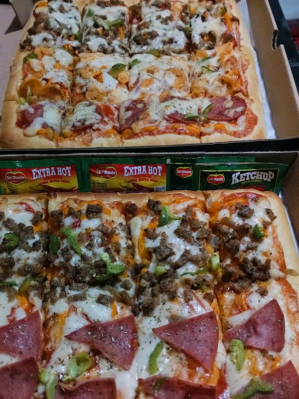 🍕🍕🍕 Berkah barokah, aamiin 😊 #pizzakotak #homemadepizza #fypppp 