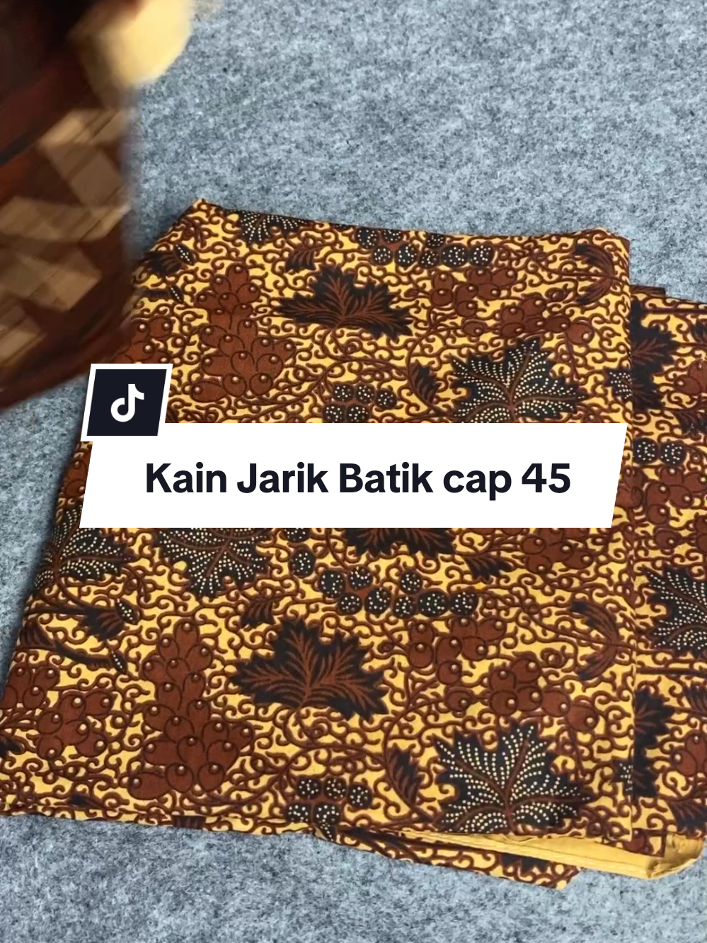 Kain jarik batik cap 45 , kain jarik premium halus lembut dan tidak luntur .. cocok untuk bawahan kebaya ,seragaman dll #kainjarik #jarik #kainpanjang 