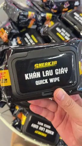 Tiện lợi nhanh gọn lau giày nè#giấylaugiày #viralvideo🔥 #afliatemarketing #xuhuongtiktok #giấylaugiày 