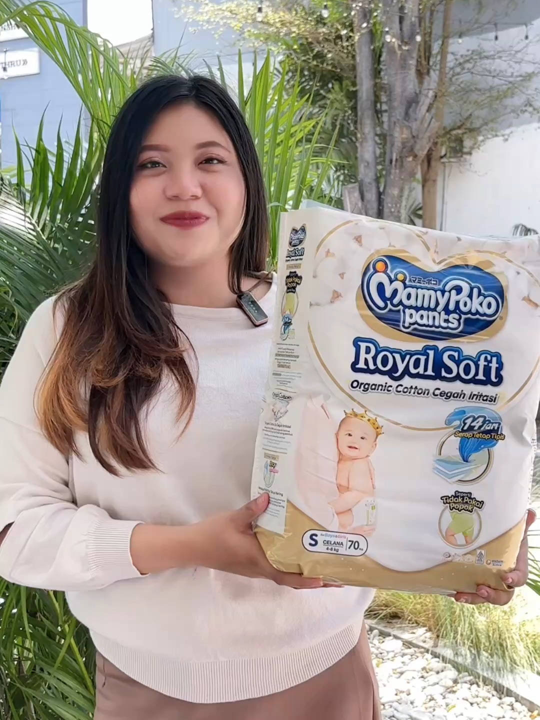 Nggak cuma lembut, tapi juga melindungi! MamyPoko Pants Royal Soft Organic Cotton hadir dengan Coconut Oil cegah ruam, daya serap 14 jam, tetap tipis biar si Kecil bebas bereksplorasi. 😍 #2xCegahIritasi #MamyPokoRoyalSoftOrganicCotton #OrganicCotton #MamyPokoNo1JapanQuality