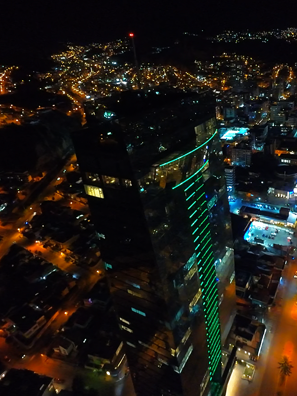 La paz - Bolivia  #bolivia🇧🇴lapaz #dji #greentower #lapaz 