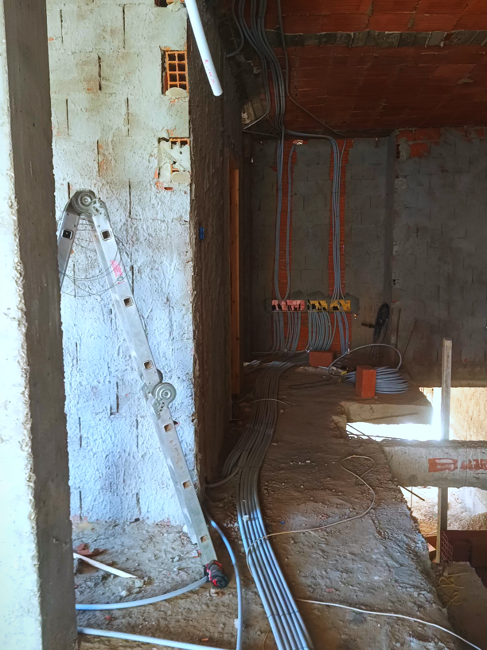 travaux d'électricité  , climatisation et plomberie  27137147 #creatorsearchinsights #electricite #plomberie #climateaction #tunisia🇹🇳   