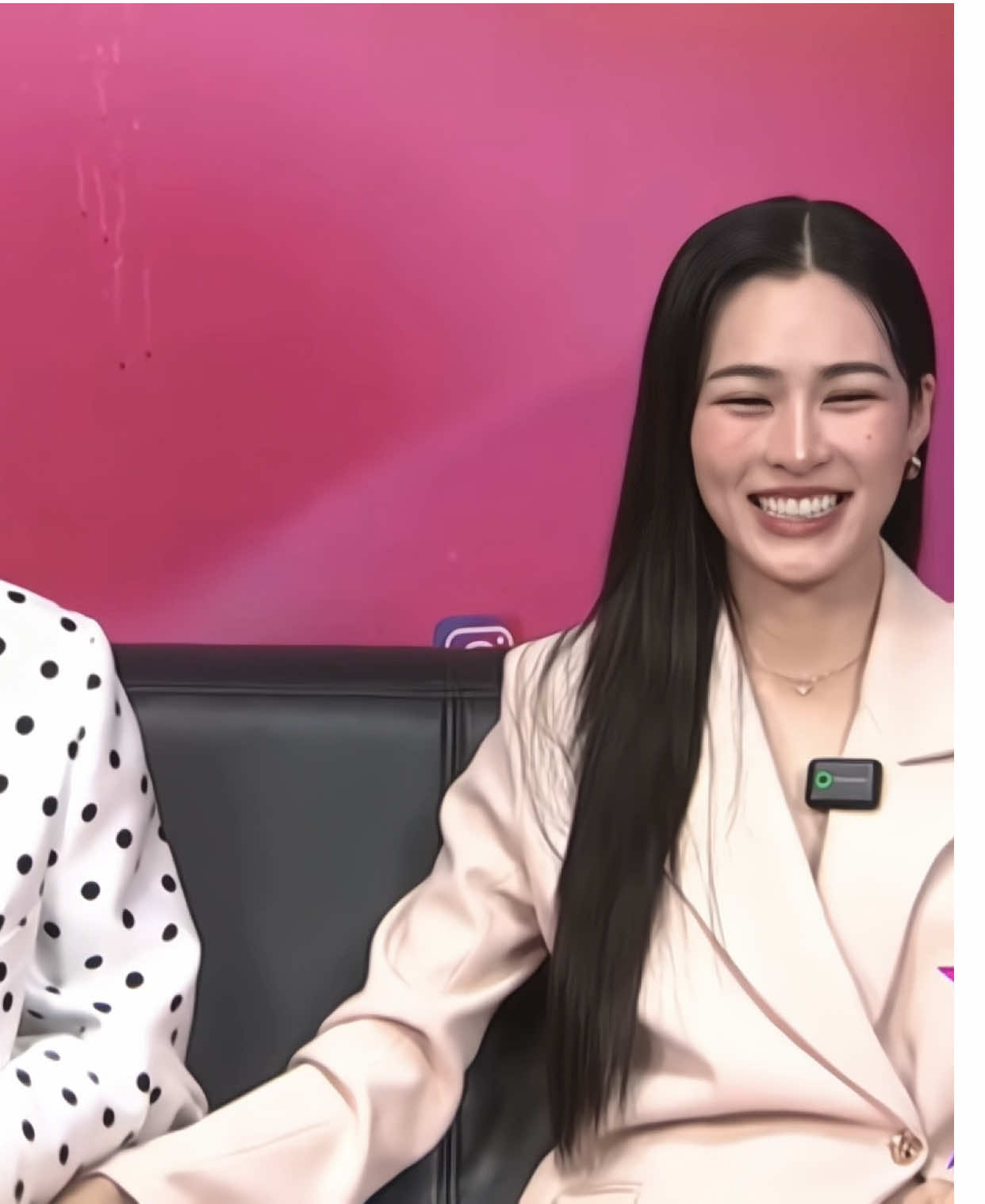 her hand 🫵🏻🫠 #lingorm                #linglingkwong #ormkornnaphat 