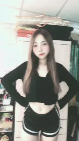 褲子鬆到我拉了7.8百遍了