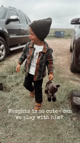 you’ve been warned- his cuteness is a survival strategy #uziisabaddog #uzigonnabite #tylerchilders #toddlerlife #feral 