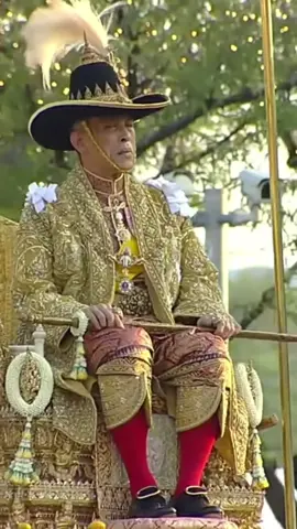 รักในหลวงก็ดีอยู่แล้ว ไม่น่าไปรักเธอเลย