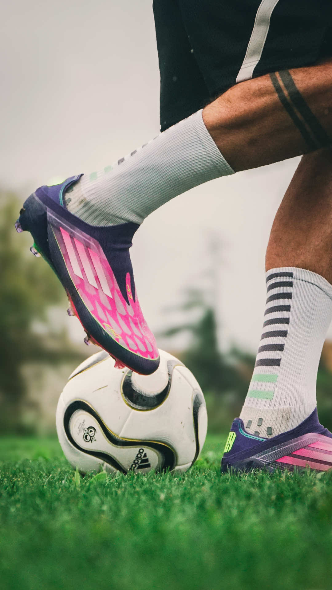 The new adidas F50 Lamine Yamal straight to the pitch! 😮‍💨🕺 @Lamine Yamal’s new brand identity all over the details. And under the rain, on real grass? They hit even harder! 🌧️ #bootsculture #lamineyamal #yamal #adidasF50 #F50    Product provided by @futbolemotionit @futbolemotion  