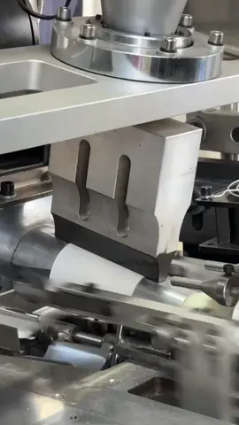 High speed double disc paper cup machine#Papercup #papercupmachine #papercupmakingmachine #exporttrade #papercupproduction