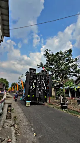 samson sudah mulai cek sound #karnavalkrenceng2025 #samsonaudio #soundsystemindonesia #xybca #karnavalsoundsystem 