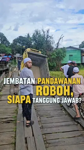 Hancuuuurrrrr nah jambatan pandawanan, gimana nih? Sementara jembatan pandawanan tidak bisa dilalui, roboh, akibat truk lebih muatan. Pertanyaannya, siapa yang harus bertanggung jawab? Sopir yang nekat melintas, atau pemerintah yang sampai hari ini masih biarkan jembatan rapuh jadi penghubung utama. Infrastruktur di pedesaan jangan terus dibiarkan rapuh, karena rakyat yang akhirnya jadi korban. Buat pengguna jalan, tolong bijak, jangan paksa jembatan rapuh menahan beban berton-ton. Tapi pemerintah juga jangan menutup mata, jembatan vital ini sudah seharusnya diperbaiki. Nah bagaimana pendapat kalian? Tulis dikomentar! Semoga pemerintah dengar dan cepat diperbaiki! #fyp #fypage #viral #amuntai #kalsel 
