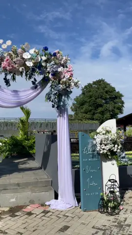 Venue cantik dengan view pegunungan dan punya area indoor outdoor, lokasinya daerah kbb cocok buat kalian yang lagi cari wedding venue karena fasilitas nya lengkap dan banyak benefitnya juga! #venuewedding #weddingvenue #nikahanbandung #venueweddingbandung #temuspacepakuhaji 