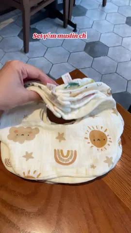 Set 5 yếm muslin cho bé.  #fyp #mevabe #thoitrangtreem #mamabebess 