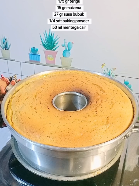 bolu jadul baking pan  resep  5 butir telur  175 gr gula pasir  1 sdt sp  vanili secukupnya  175 gr terigu  15 gr maizena  27 gr susu bubuk  1/4 sdt baking powder  150 gr mentega cair  #fyppppppppppppppppppppppp #bolujadul 