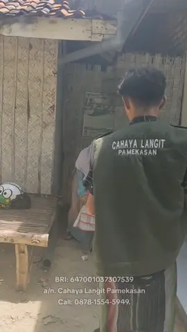 Siang terasa membakar bumi, namun langkah kami Relawan Cahaya Langit Pamekasan tetap menebar kasih hingga ke pelosok dusun yang sepi. Di Desa Majungan, Pademawu Pamekasan, kami dipertemukan dengan Fany Azkia, bocah mungil berusia 20 bulan. Usia yang seharusnya dipenuhi belaian dan pelukan hangat seorang ayah, namun takdir berkata lain. Ia tumbuh tanpa sempat mengenal panggilan *“Bapak”*—sosok pelindung dan panutan telah pergi mendahului. Kini, Fany hanya ditemani ibunya yang berjuang seorang diri. Dengan tubuh lelah dan upah buruh harian yang tak seberapa, sang ibu tetap tegar menghidupi putri kecilnya di rumah sederhana yang nyaris tak berdaya menahan badai kehidupan. Sahabat dermawan, mari bersama Cahaya Langit Pamekasan kita rengkuh hati-hati yang rapuh ini, agar mereka tahu bahwa kasih sayang masih ada, dan kepedulian kita adalah cahaya yang menguatkan langkah mereka di jalan penuh liku. ✨ #fyppppppppppppppppppppppp #yatim #cahayalangitpamekasan #sahabatmualafyatimdanduafa #bersinarmenerangisesama @dianaAngraini @MASDWI.SOMOR_ACCEN @baban @CONG BHABIN @Rahul Pradana @Habibah_009 @agungfizka87 @Mas_Dirga @EVO_353 @adispsadisps560@gmail.com @Akuu Wahyuu @GUS.DARRIS @Mamik Nurul H 86 @Mas Tre’ Project @Mas 𝘒 @M Idris Hamid @Santoso Aji @oksiapamanajah @bang_virg0 