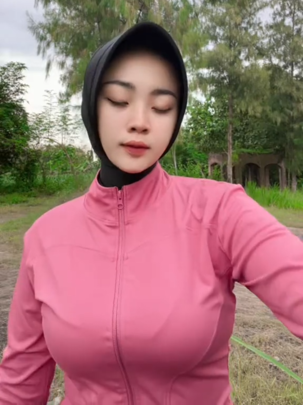 cr : argitameliaa_ #hijabolahraga #joggingoutfit #fyp 